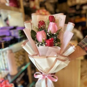 5 rose Hand bouquet