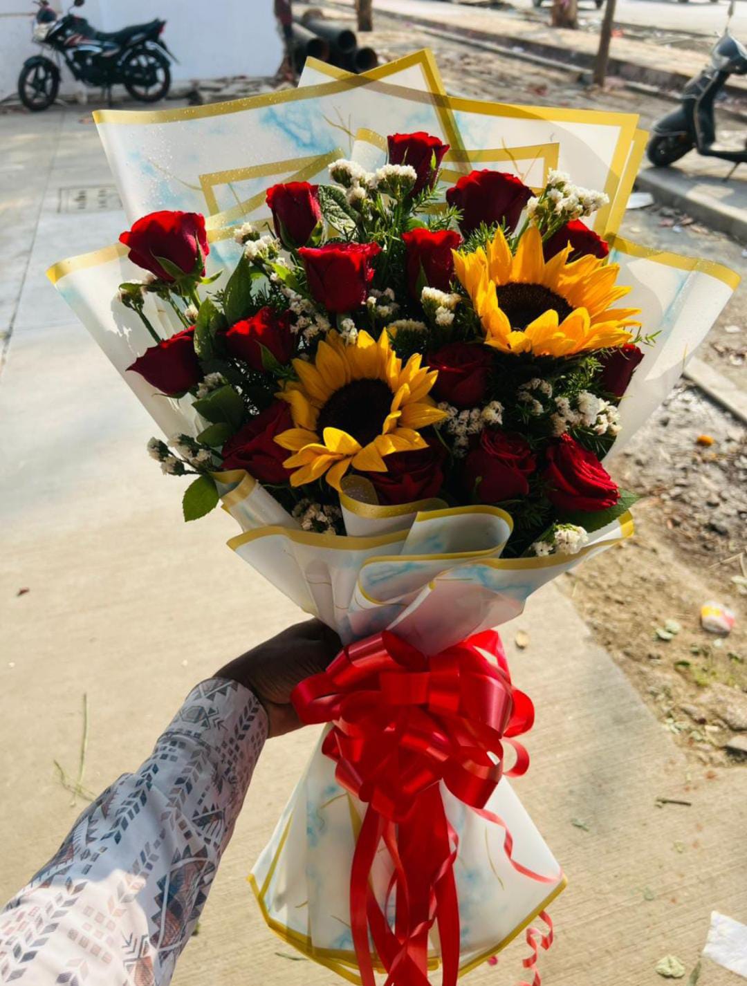 Red Rose And Sunflower Bouquet